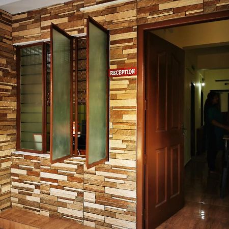 J2 Stayin Thiruvananthapuram Exterior foto